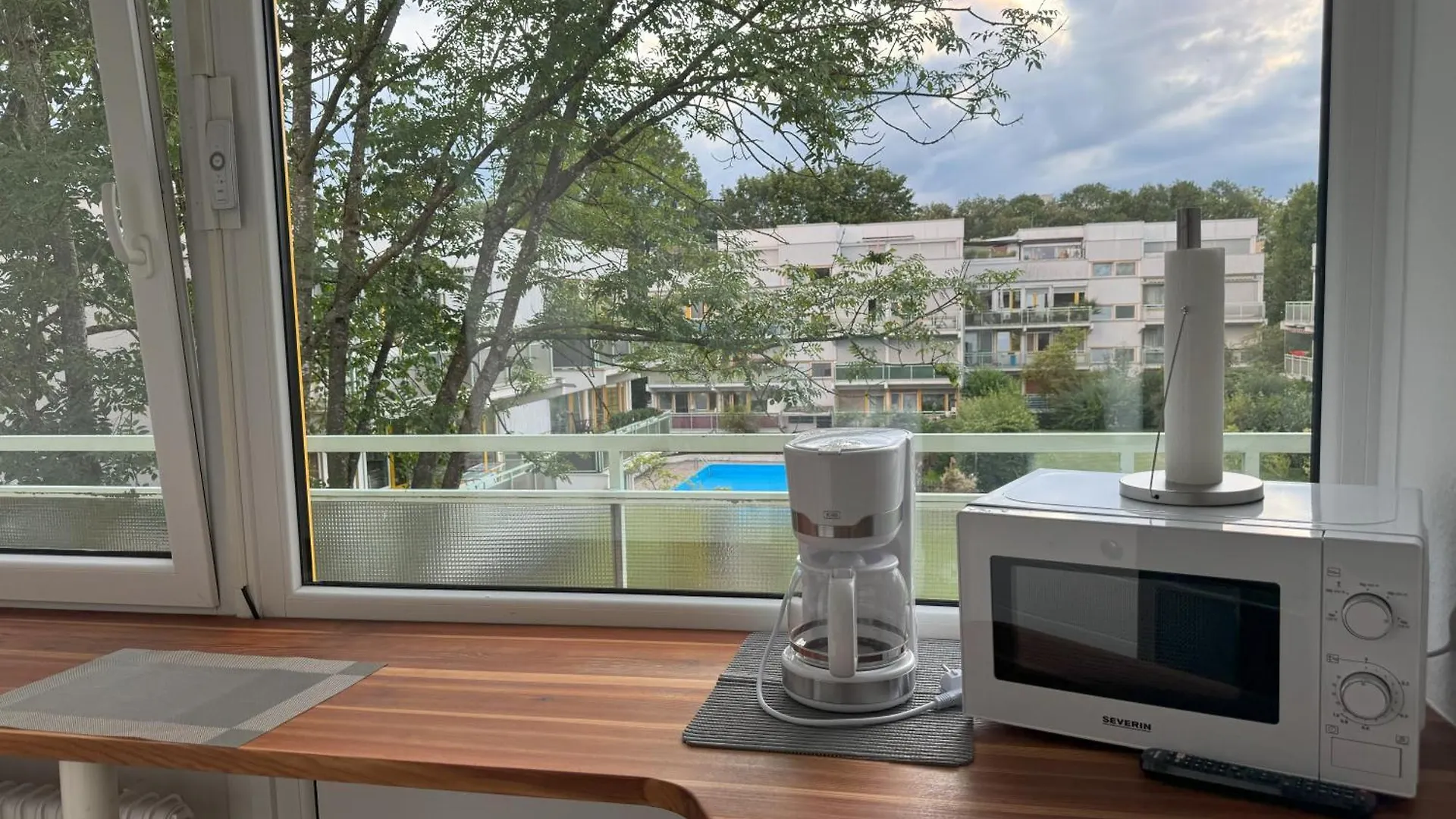 Sunny Apartment With Pool Access Μόναχο