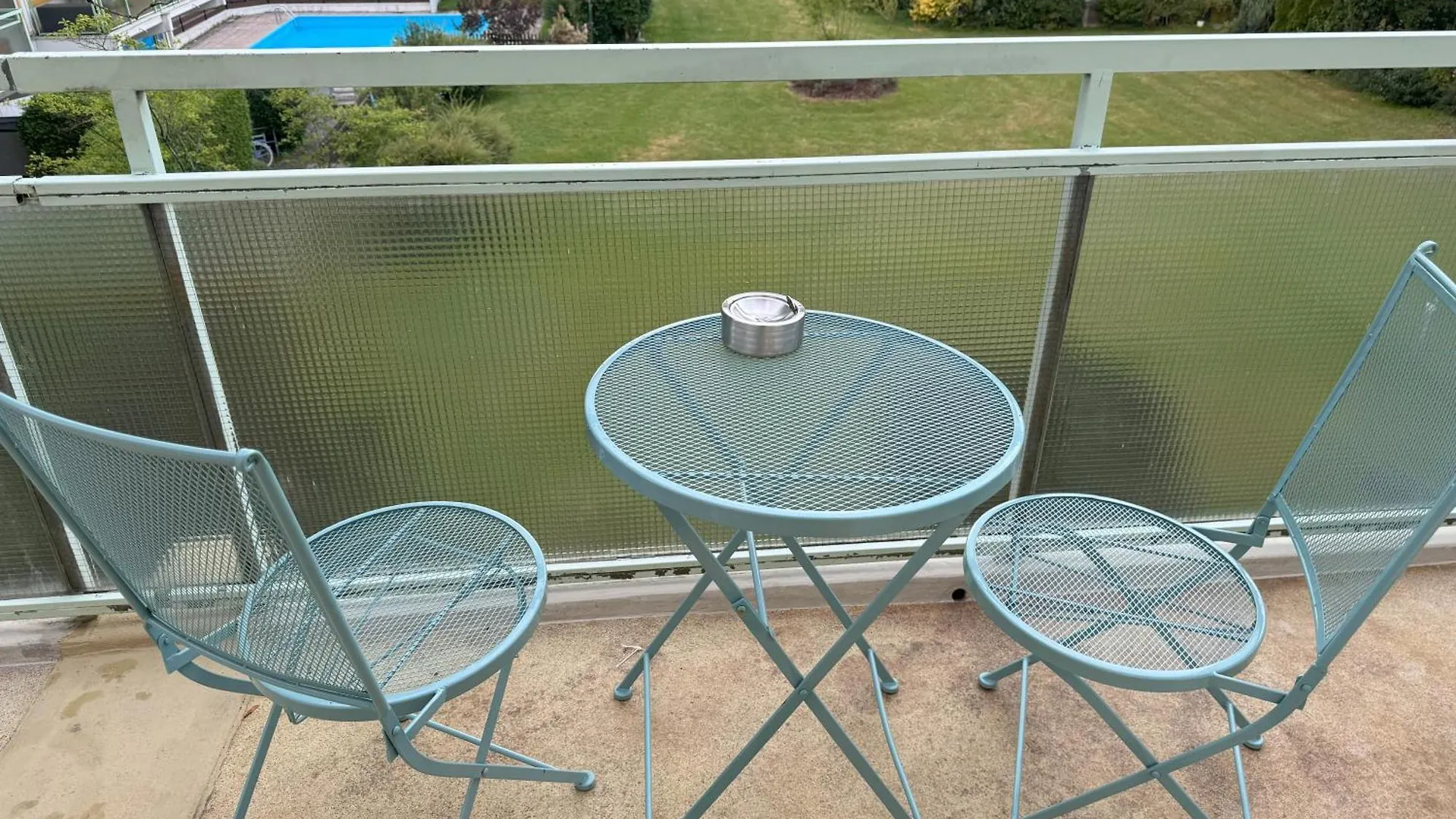 Sunny Apartment With Pool Access Μόναχο