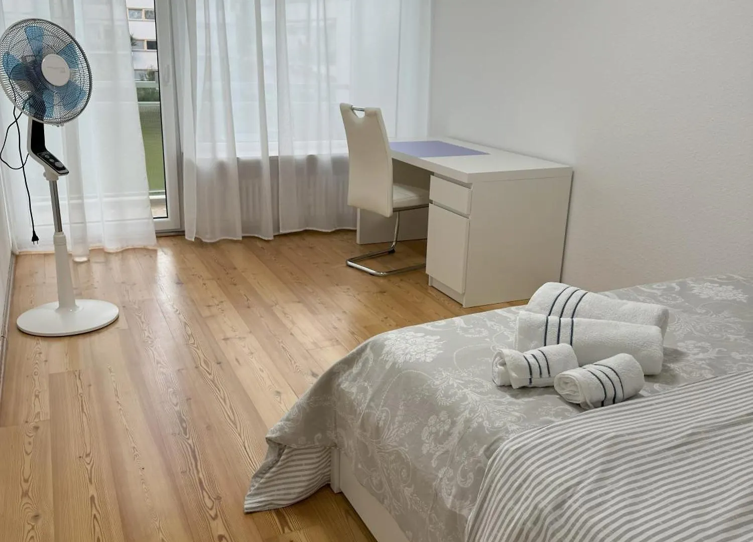 Sunny Apartment With Pool Access Μόναχο