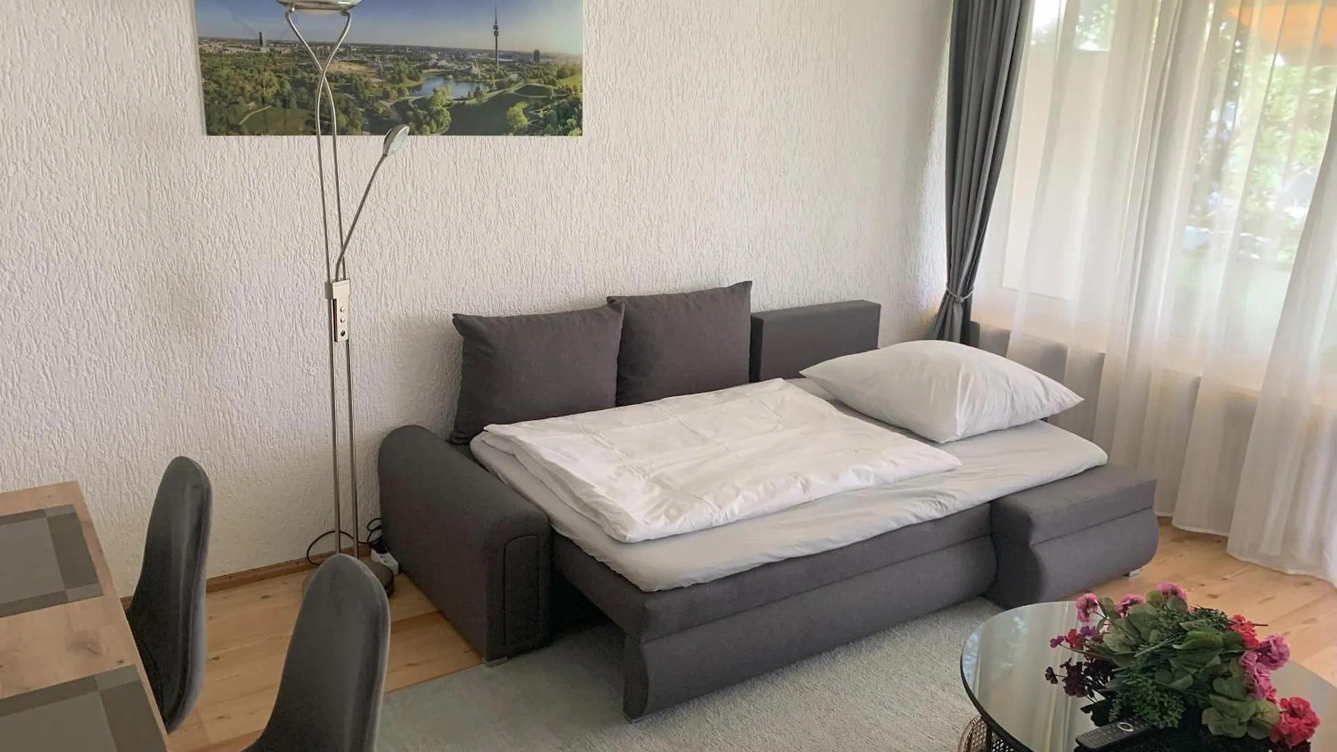 Sunny Apartment With Pool Access Μόναχο Γερμανία